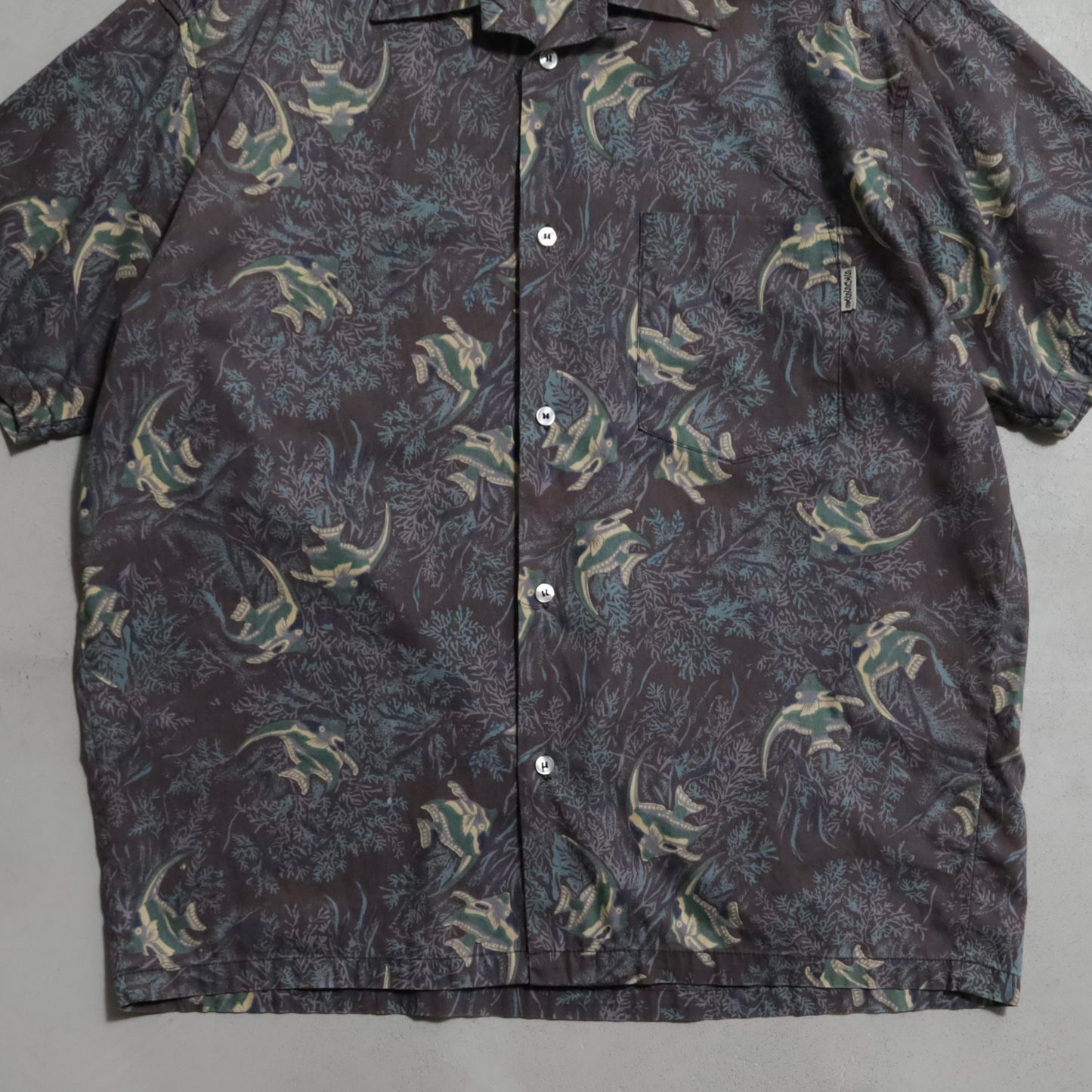 STUSSY ALL-OVER PATTERN LOOP COLLAR SHIRT (MEDIUM/VERY GOOD CONDITION)