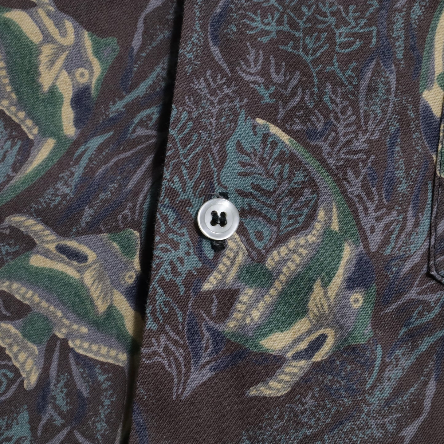 STUSSY ALL-OVER PATTERN LOOP COLLAR SHIRT (MEDIUM/VERY GOOD CONDITION)