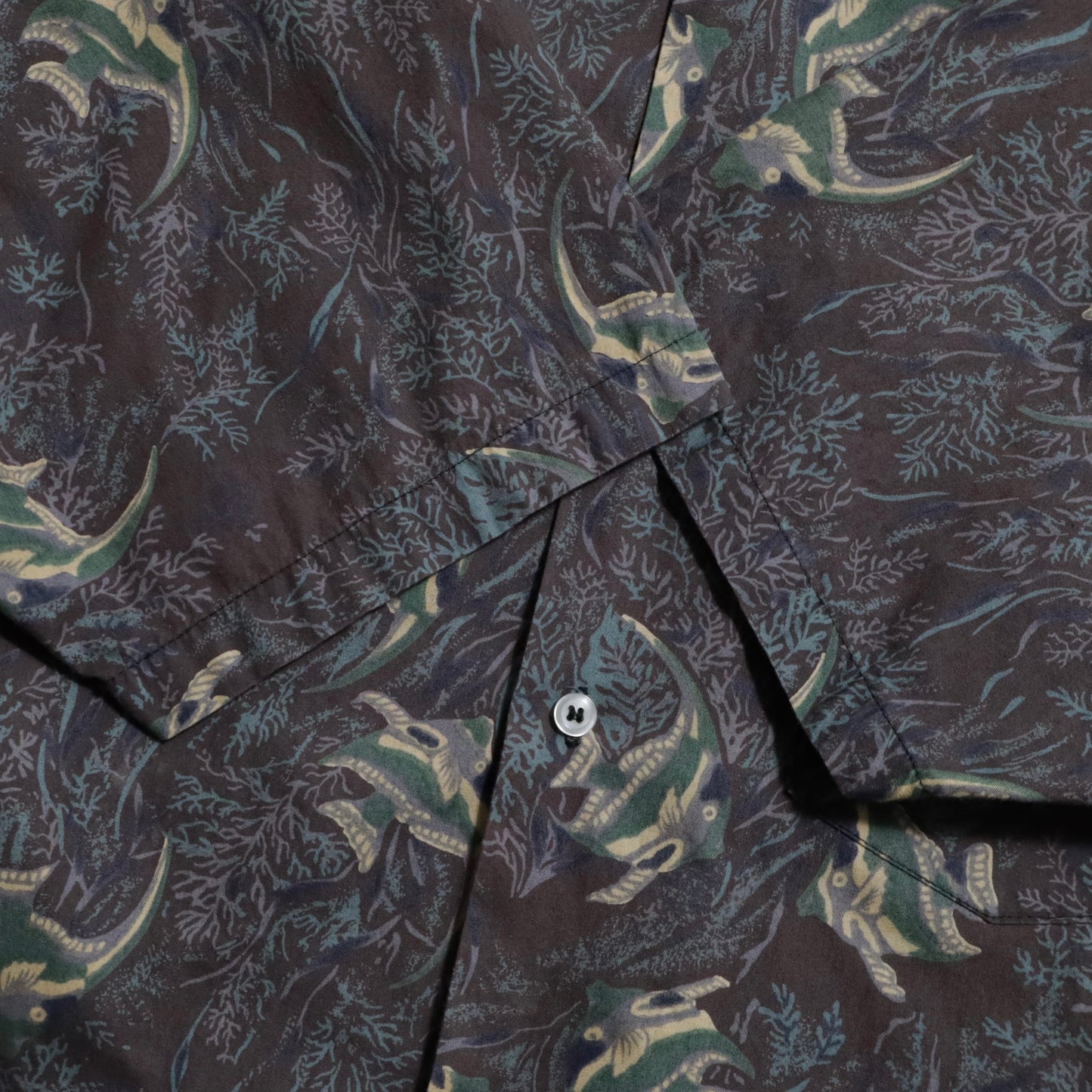 STUSSY ALL-OVER PATTERN LOOP COLLAR SHIRT (MEDIUM/VERY GOOD CONDITION)