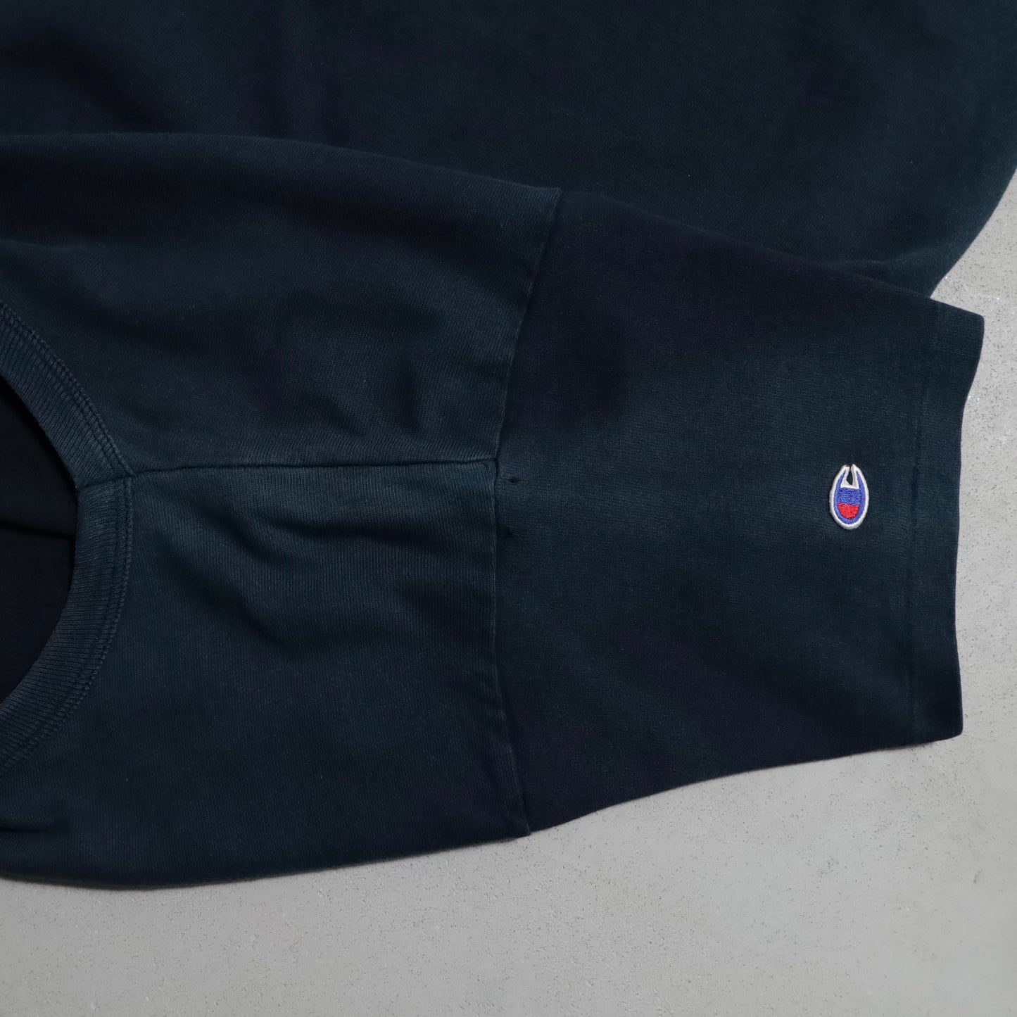CHAMPION SCRIPT LOGO T-SHIRT (BLACK/LARGE/GOOD CONDITION)