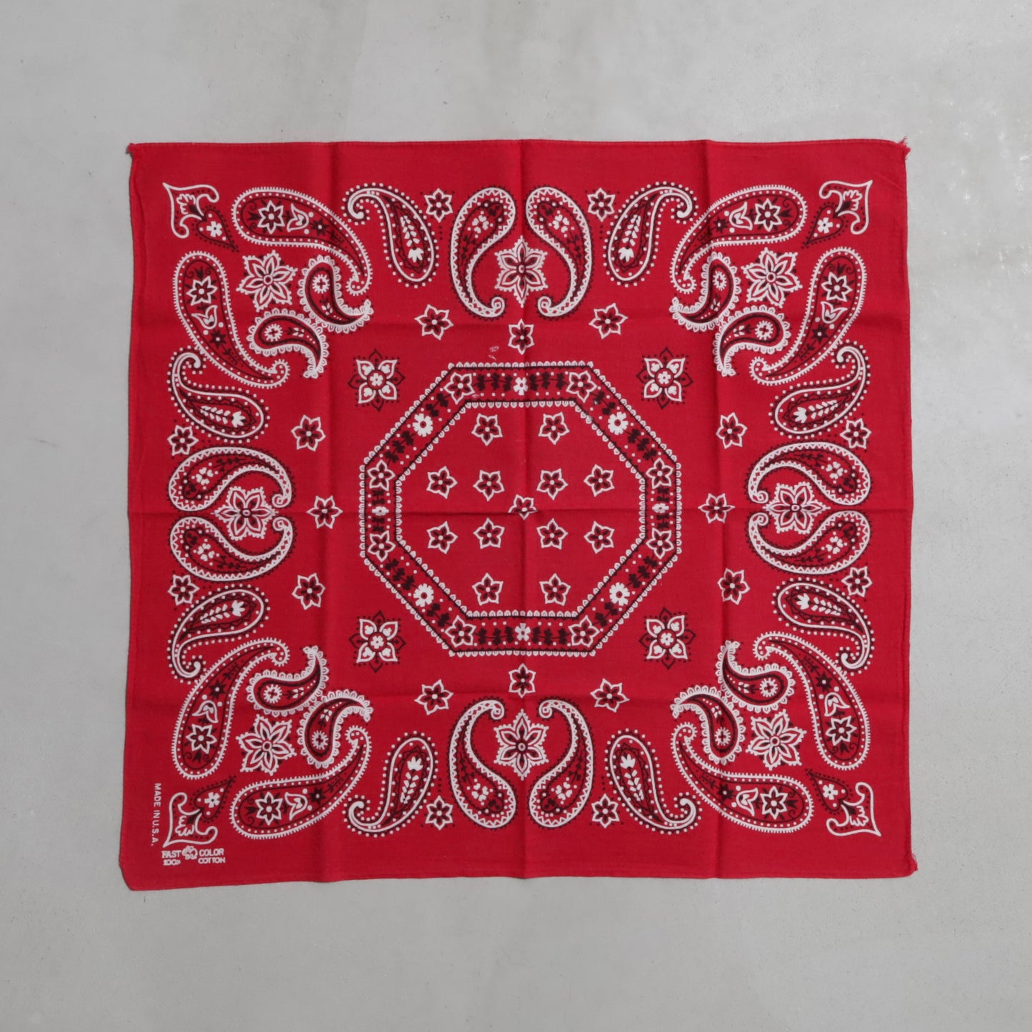ELEPHANT BRAND PAISLEY PATTERN BANDANA (GOOD CONDITION)