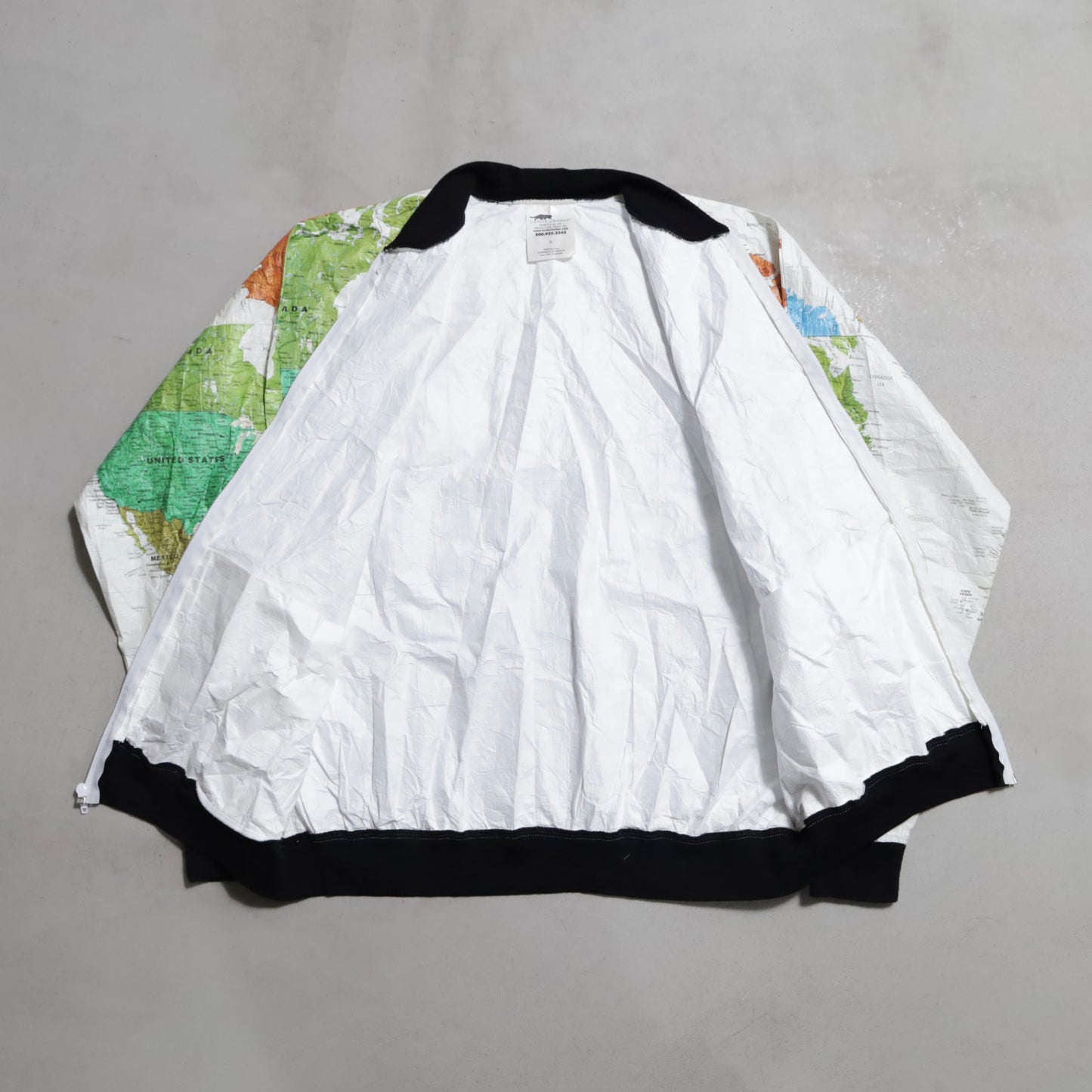 LESLIE JORDAN WORLD MAP PAPER JACKET (LARGE/VERY GOOD CONDITION)