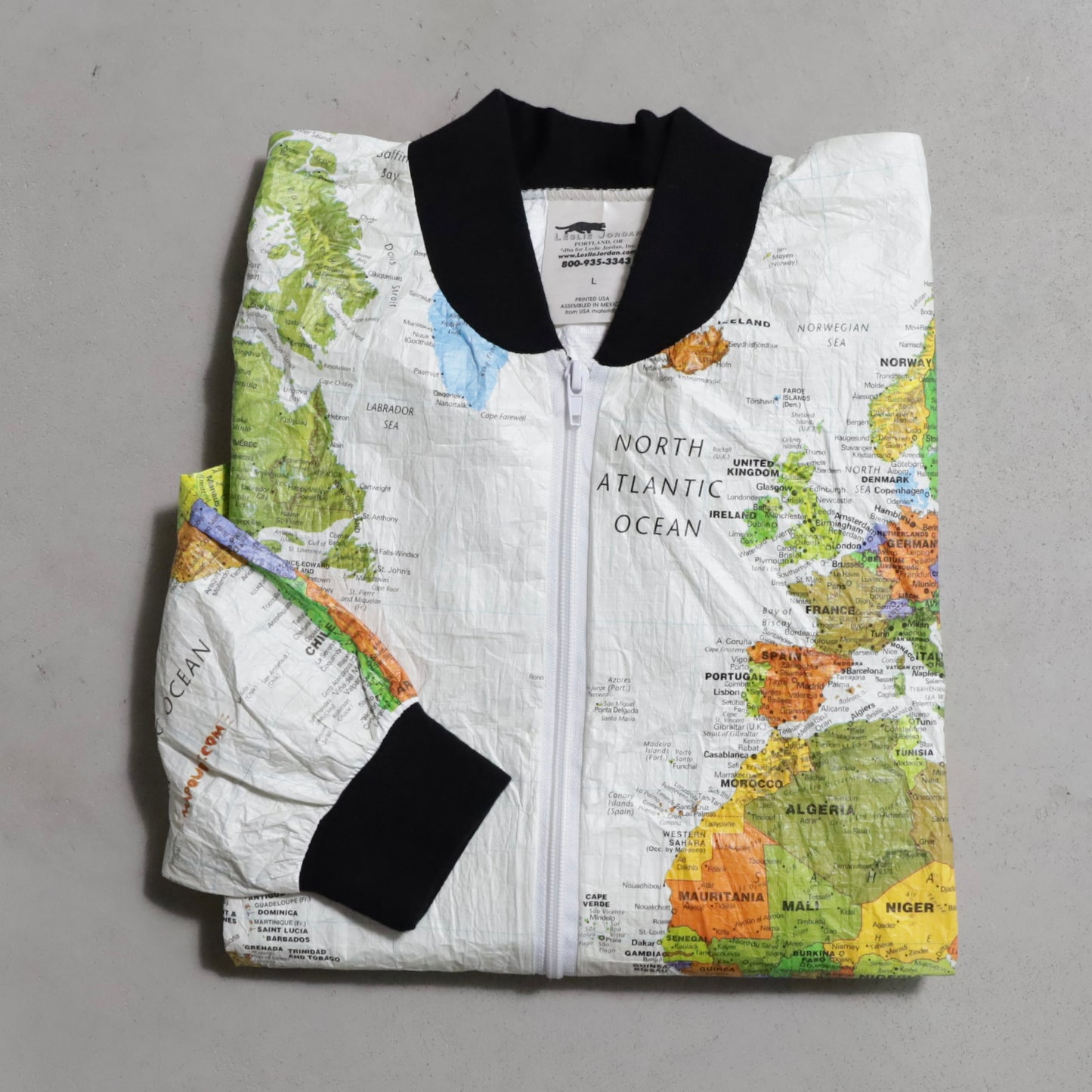 LESLIE JORDAN WORLD MAP PAPER JACKET (LARGE/VERY GOOD CONDITION)