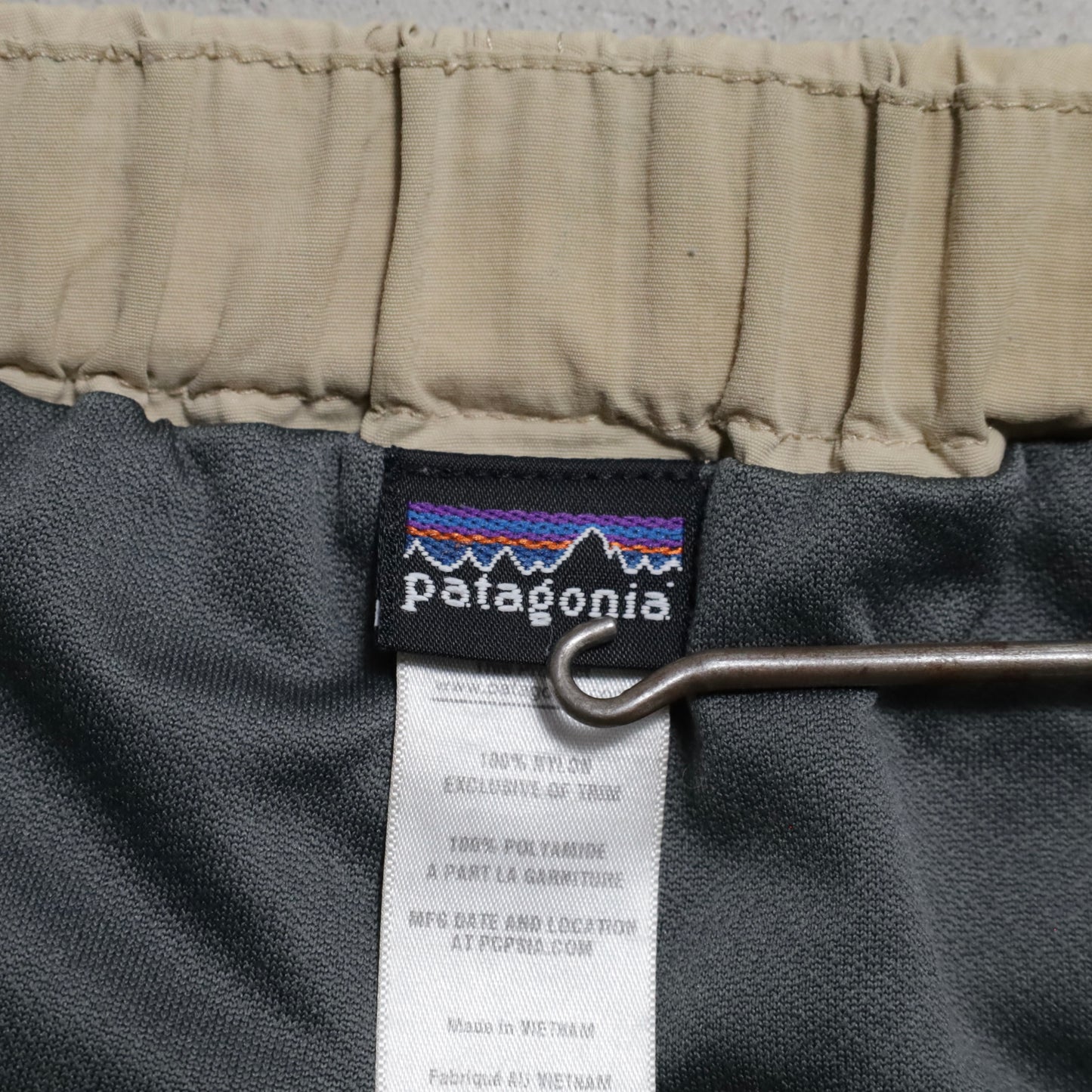 PATAGONIA GI III WATER SHORTS (7 INC/MEDIUM/GOOD CONDITION)