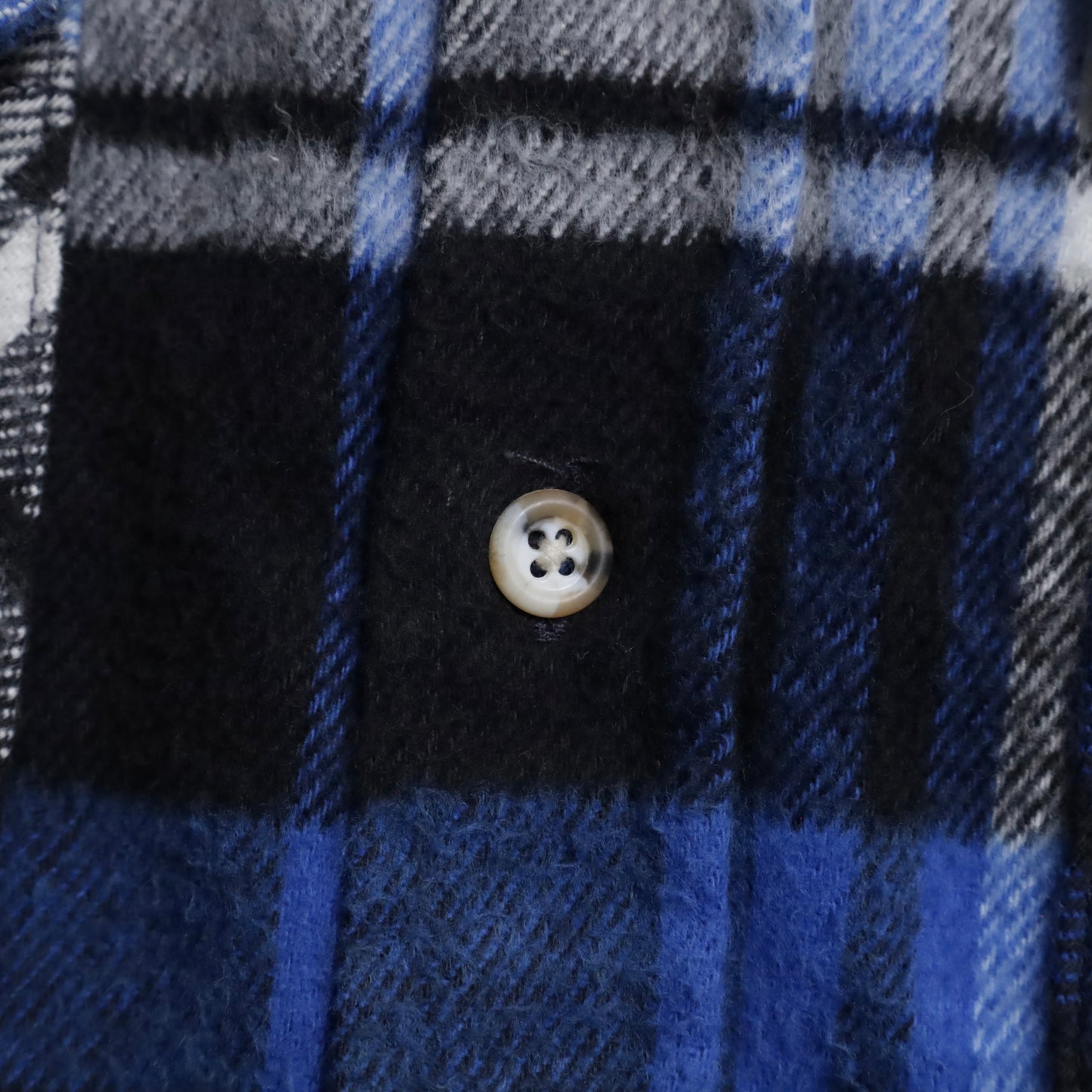 FIVEBROTHER PLAID HEAVY FLANNEL SHIRT (LARGE/VERY GOOD CONDITION)