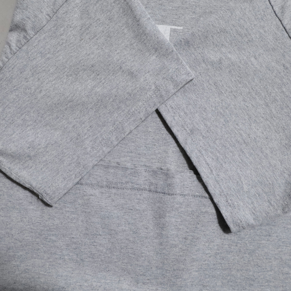 CALVIN KLEIN ROGO T-SHIRT (XLARGE/GOOD CONDITION)