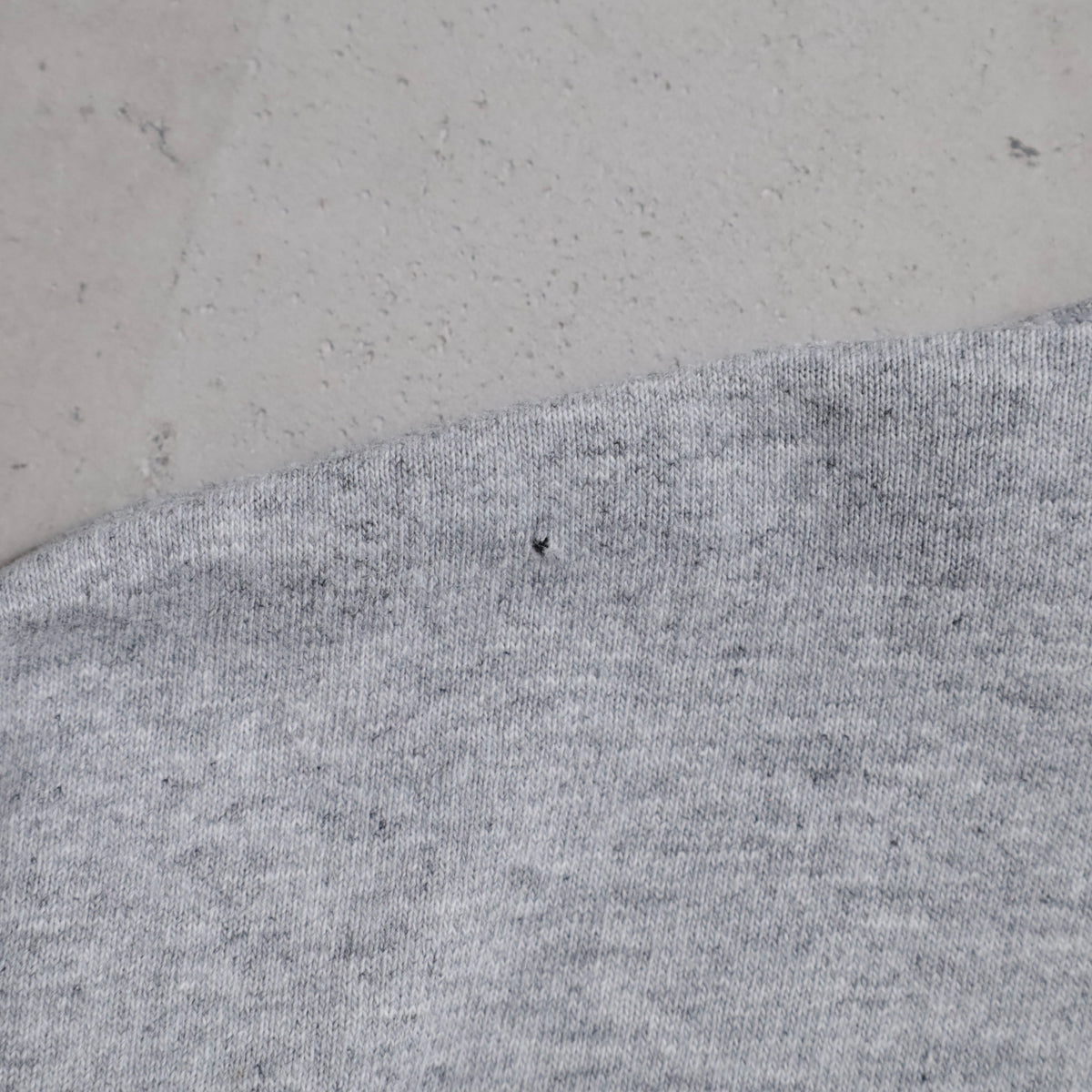 CALVIN KLEIN ROGO T-SHIRT (XLARGE/GOOD CONDITION)