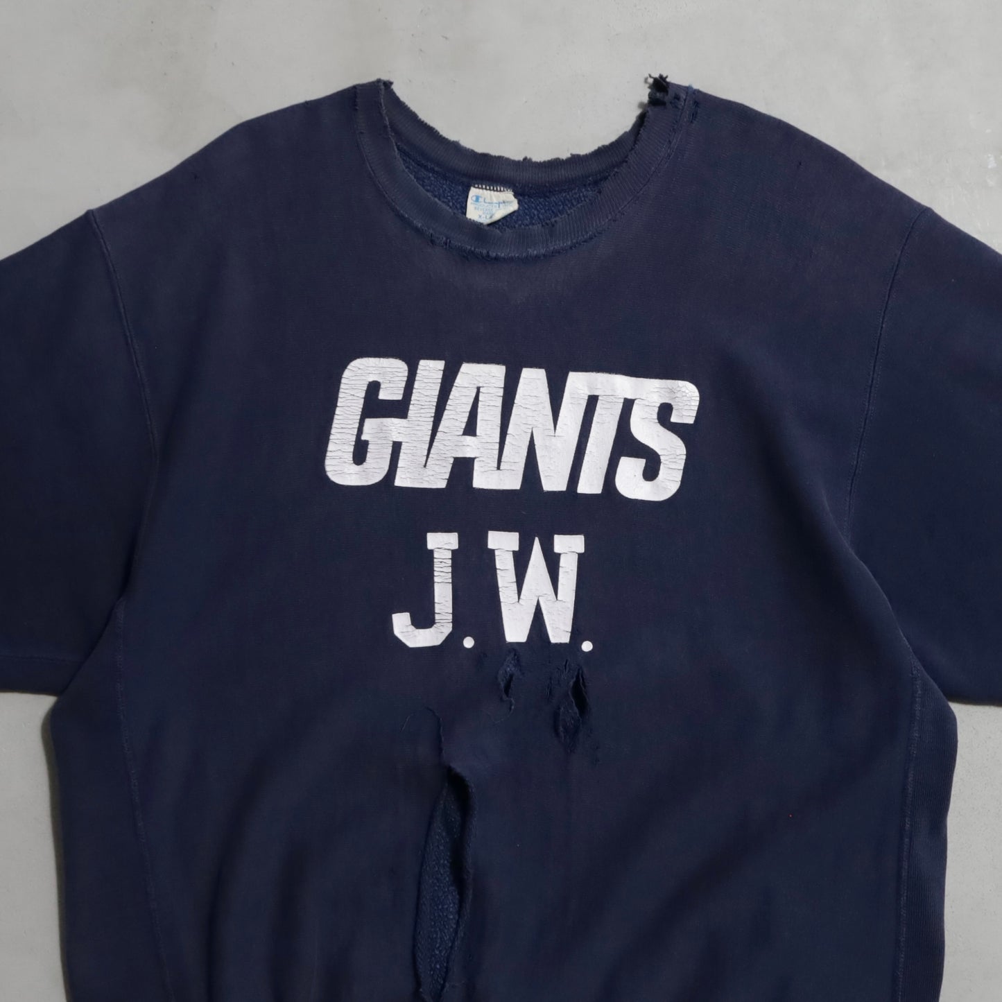 CHAMPION REVERSE WEAVE CUT-OFF SWEAT SHIRT (XLARGE/GOOD DAMAGE)
