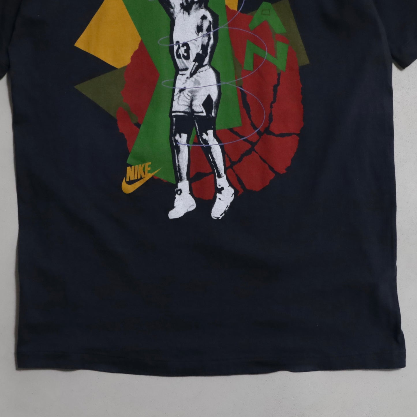 NIKE MICHAEL JORDAN T-SHIRT (MEDIUM/GOOD CONDITION)