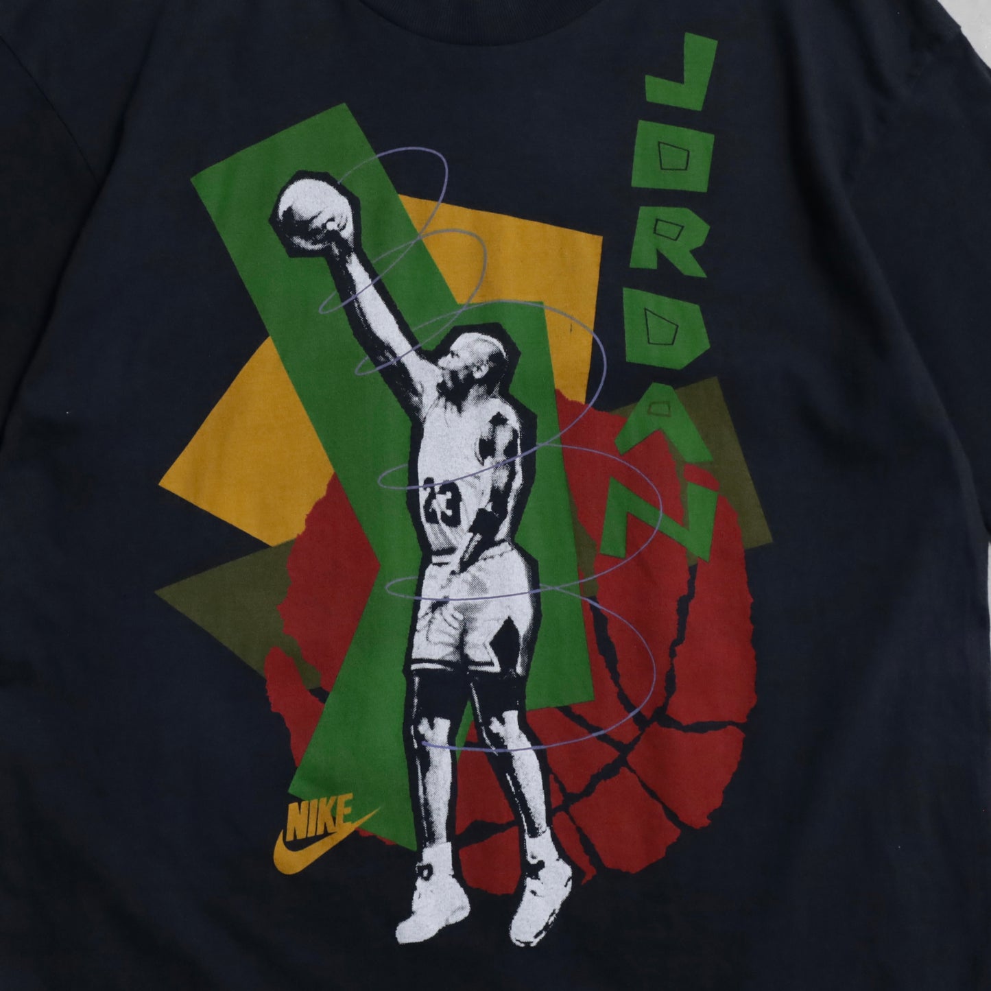 NIKE MICHAEL JORDAN T-SHIRT (MEDIUM/GOOD CONDITION)