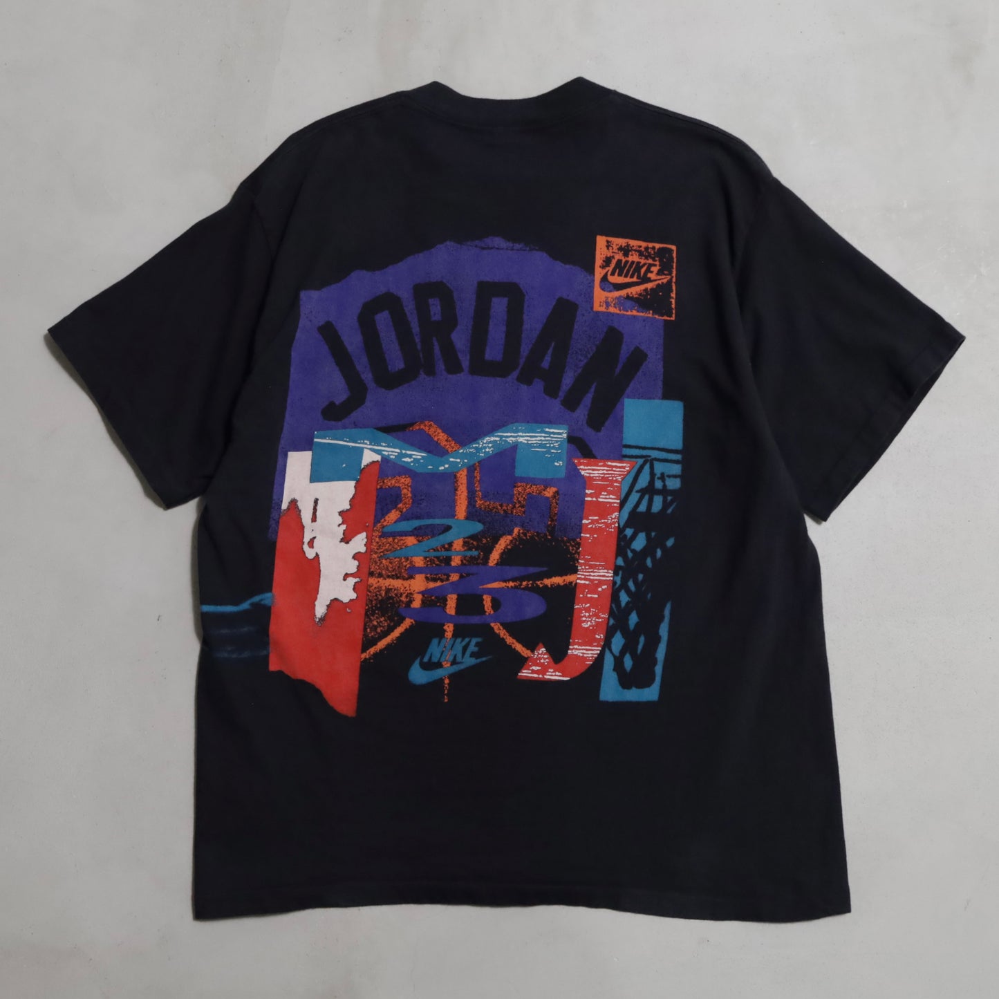NIKE MICHAEL JORDAN T-SHIRT (MEDIUM/GOOD CONDITION)