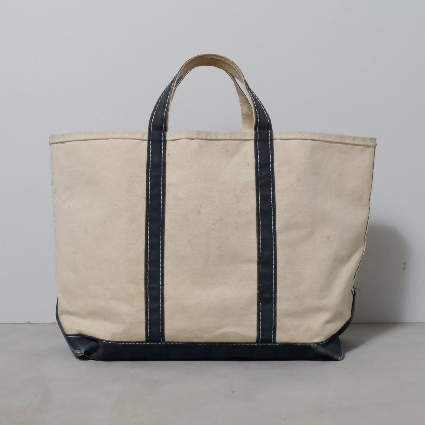 L.L.BEAN BOAT AND TOTE (LARGE/NAVY/GOOD CONDITION)