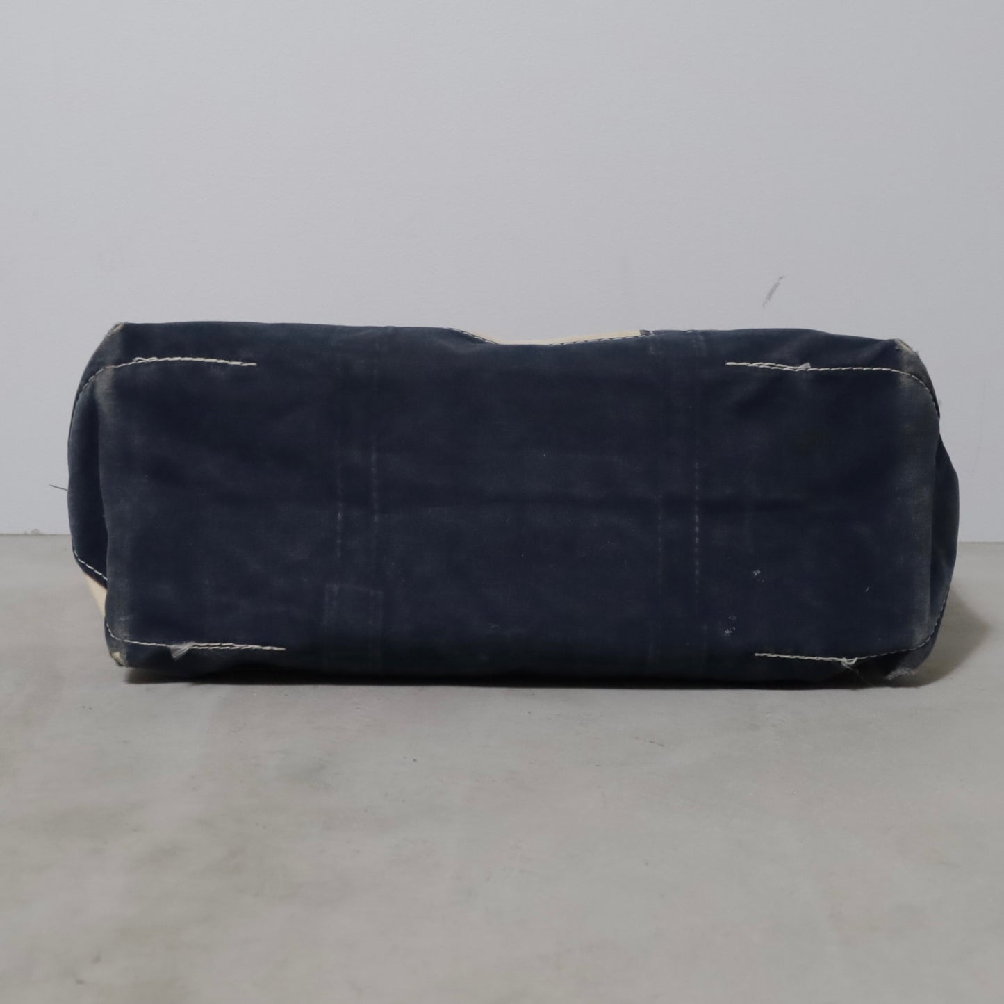 L.L.BEAN BOAT AND TOTE (LARGE/NAVY/GOOD CONDITION)