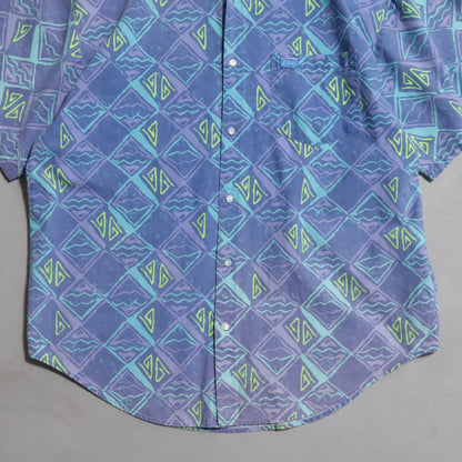 QUIKSILVER ALL-OVER PATTERN S/S B.D. SHIRT (XLARGE/GOOD CONDITION)