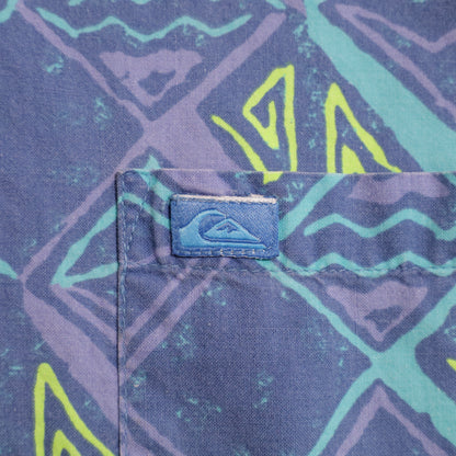 QUIKSILVER ALL-OVER PATTERN S/S B.D. SHIRT (XLARGE/GOOD CONDITION)