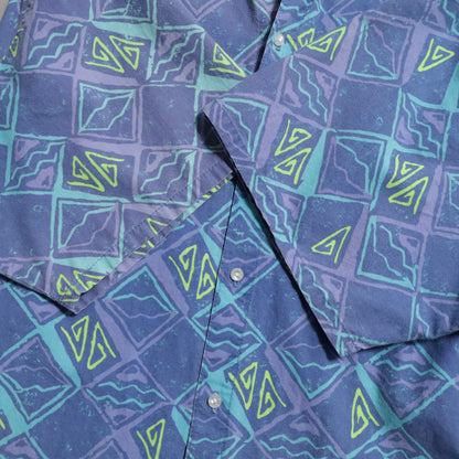 QUIKSILVER ALL-OVER PATTERN S/S B.D. SHIRT (XLARGE/GOOD CONDITION)