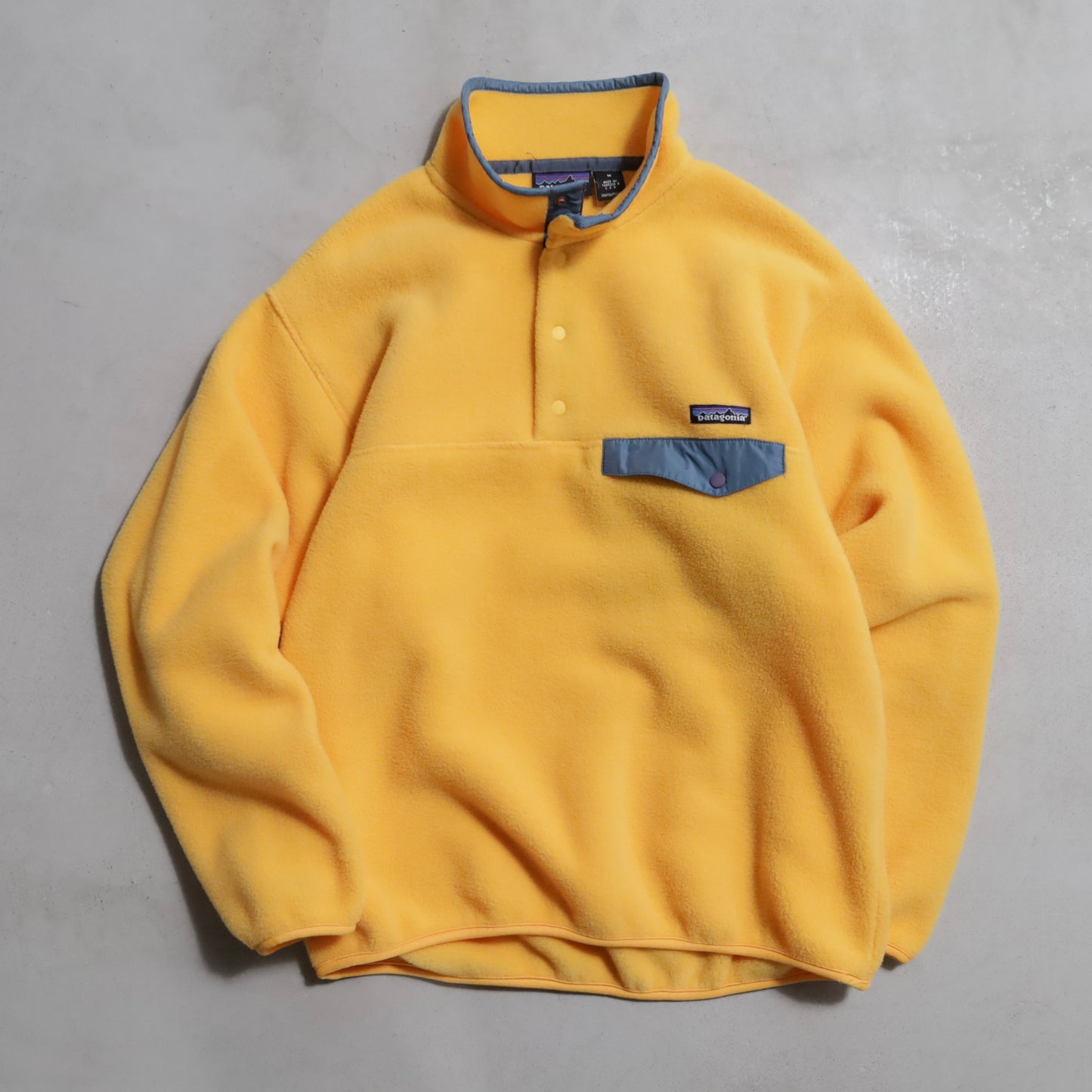 ALMOST DEAD STCOK PATAGONIA SNAP-T FLEECE JACKET (MEDIUM)