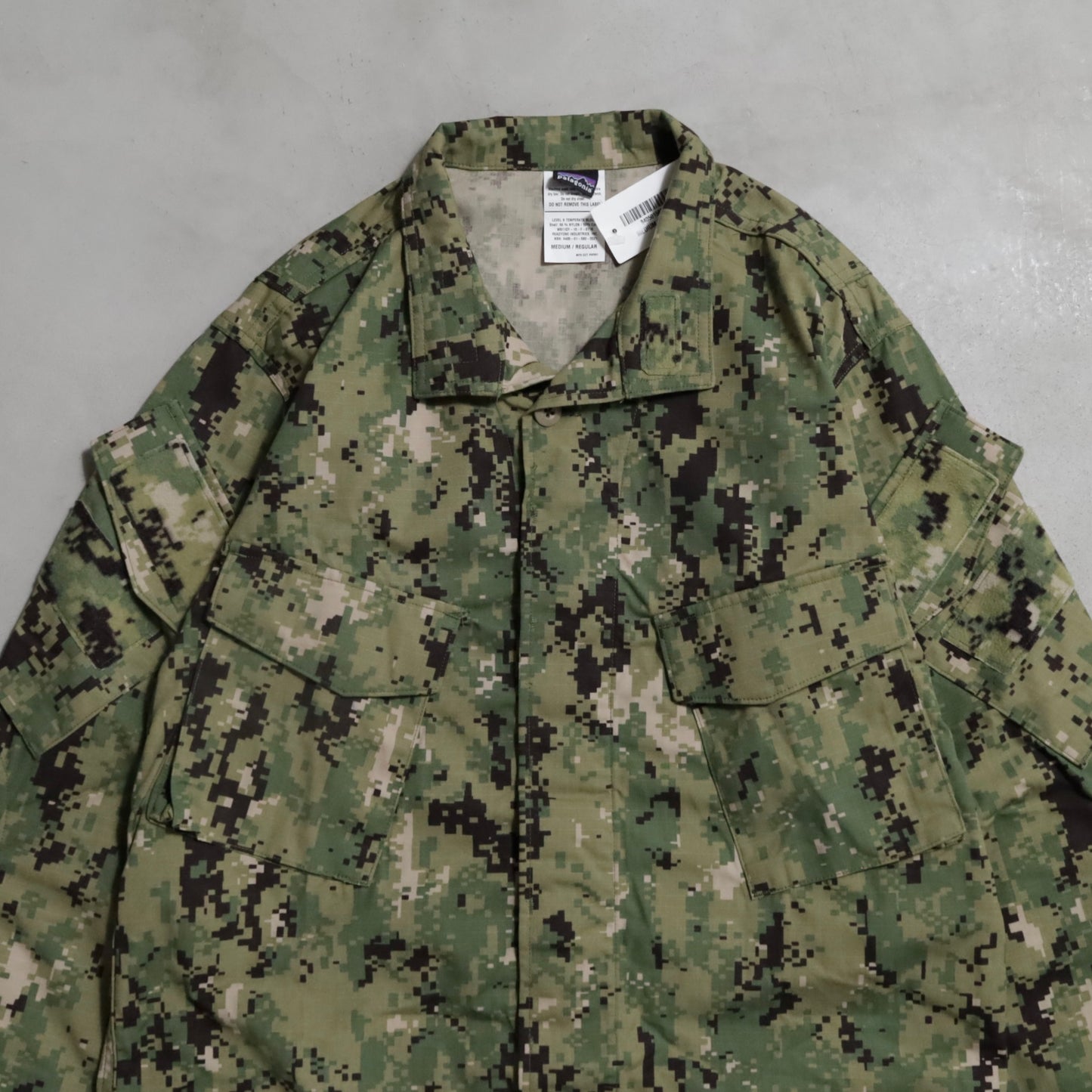 DEAD STOCK PATAGONIA MARS LEVEL 9 TEMPERATE BLOUSE (MEDIUM/REGULAR)