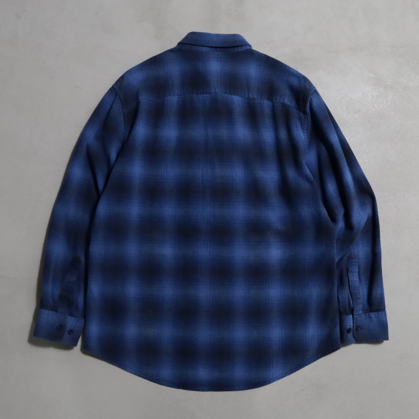 PENDLETON SHADOW PLAID FLANNEL B.D. SHIRT (LARGE/GOOD CONDITION)