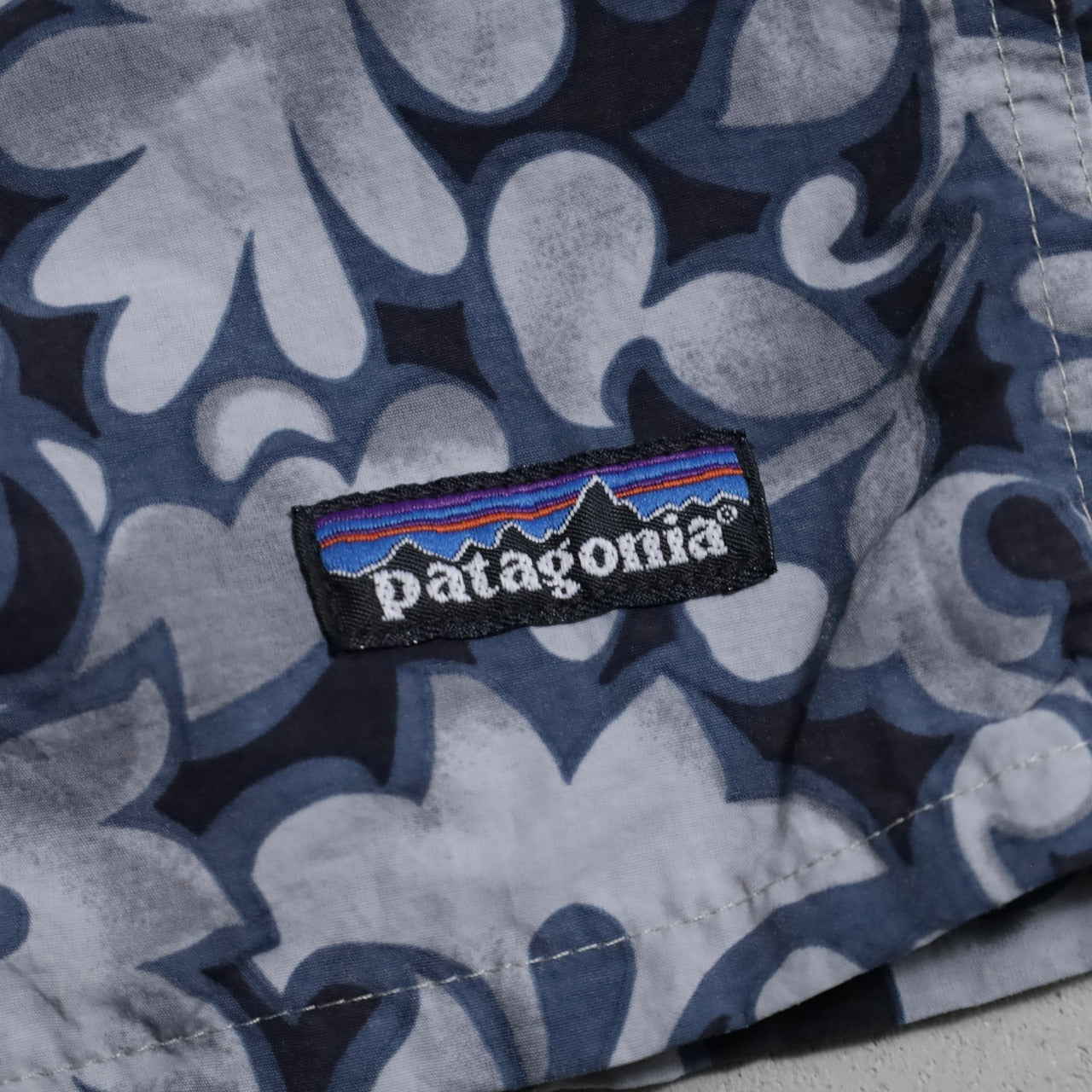 PATAGONIA BAGGIES SHORTS (LARGE/LONG/GOOD CONDITION)