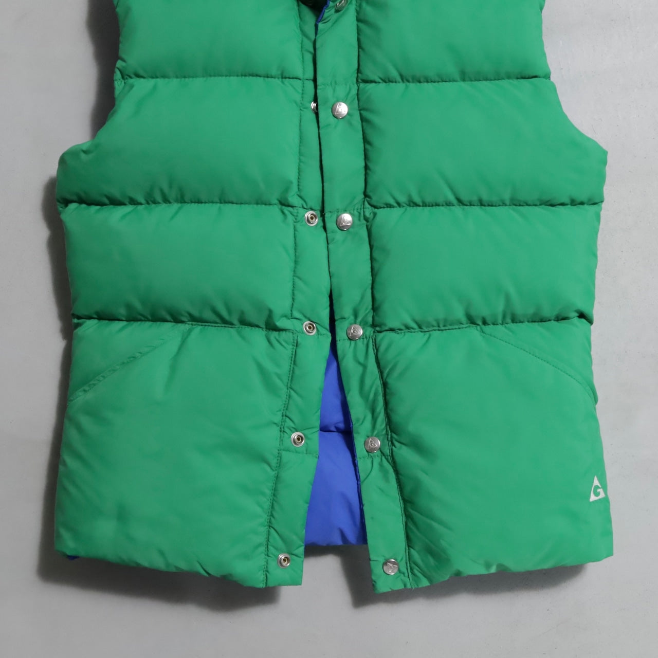GERRY REVERSIBLE DOWN VEST (MEDIUM/GOOD CONDITION)